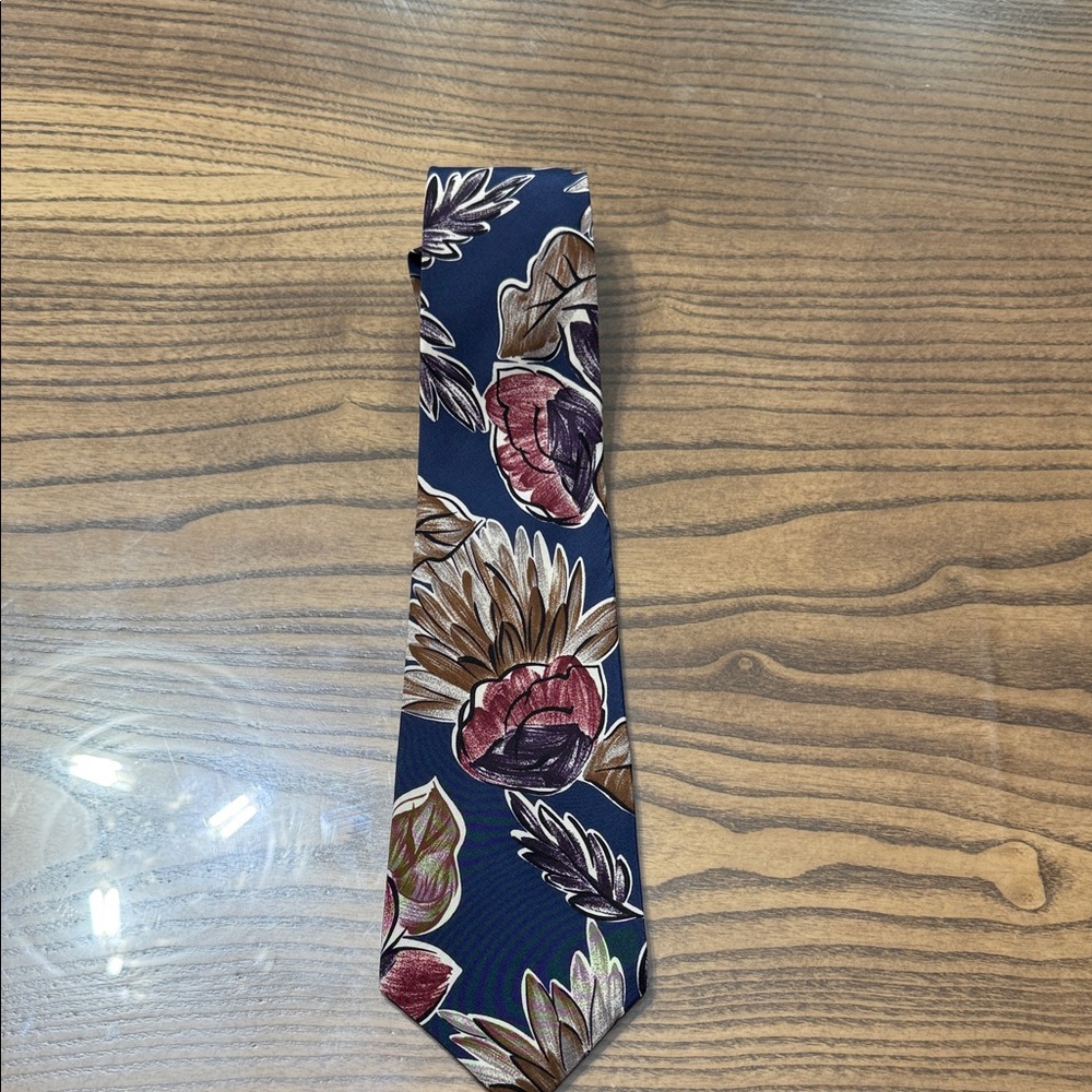 Surrey Navy and Brown Floral Men's Tie 100%‎ Italian silk